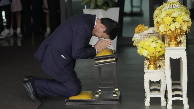 Eks PM Thailand Thaksin Shinawatra mengajukan permohonan pengampunan dari Kerajaan usai di bui delapan tahun.