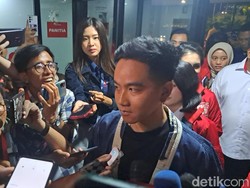 Gibran Ungkap Alasan Tolak Dipakaikan Jaket PSI: Saya Kader PDIP