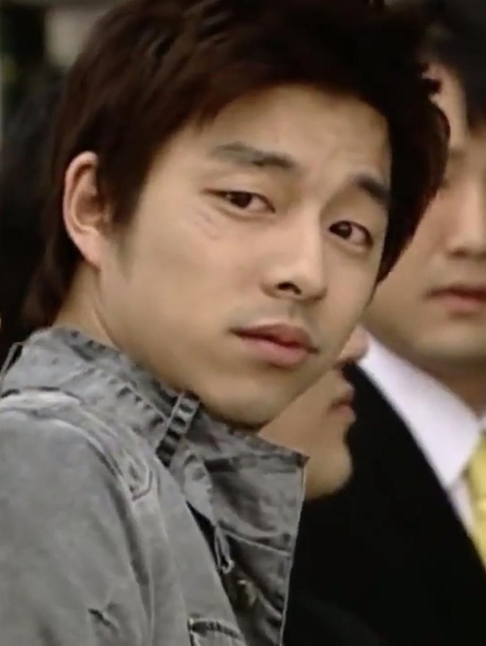 Kini menjadi salah satu 'Ahjussi' favorit, aktor Gong Yoo telah memiliki pesona bahkan sejak dulu. Seperti potret di atas saat dirinya tampil di drama Hello My Teacher (2005)./ Foto: imdb.com