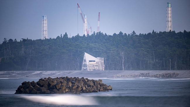 Ilustrasi. Badan Riset dan Inovasi Nasional (BRIN) mengungkap kondisi laut Indonesia tidak akan terpengaruh dari pembuangan limbah nuklir Fukushima. (Foto: AFP/PHILIP FONG)