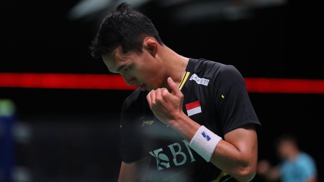 Jonatan Christie tersingkir di babak pertama Denmark Open 2023 usai ditekuk wakil Taiwan, Chou Tien Chen lewat permainan dua gim.