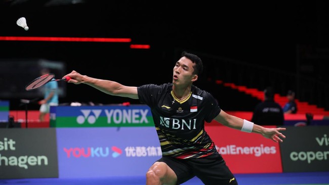 Jonatan Christie lolos ke final Hong Kong Open 2023 usai kalahkan Ng Tze Yong di Hong Kong Coliseum, Sabtu (16/9).