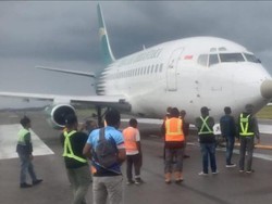 Pesawat Jayawijaya Dirgantara Pecah Ban, Bandara Sempat Ditutup