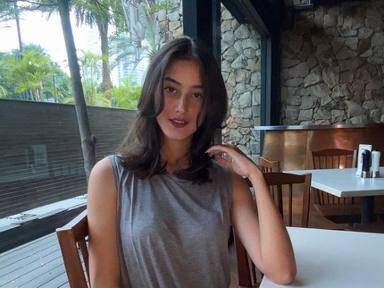 7 Potret Cantik Raia Wahab, Anak Artis Dominique Sanda yang Jadi Model