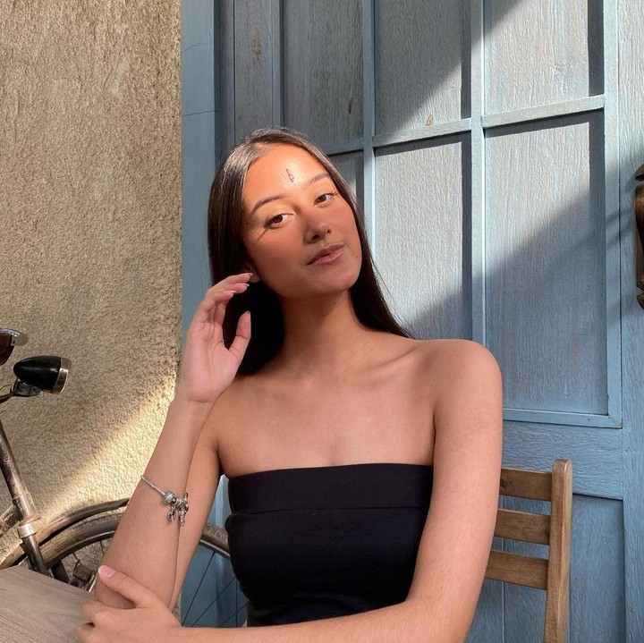 <p>Beranjak dewasa, putri bungsu Dominique Sanda ini tak henti disorot karena kecantikannya. "Raia kok bisa cantik banget," ucap akun netizen @elisabethvi***** (Foto: Instagram @raiawahab)</p>