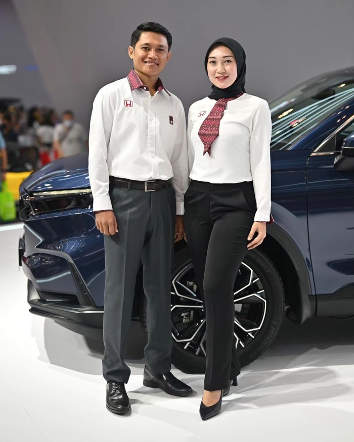 Seragam Wiraniaga Honda rancangan Didiet Maulana