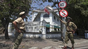 FOTO: Sengketa Bangunan Bersejarah antara Polda & Wismilak di Surabaya
