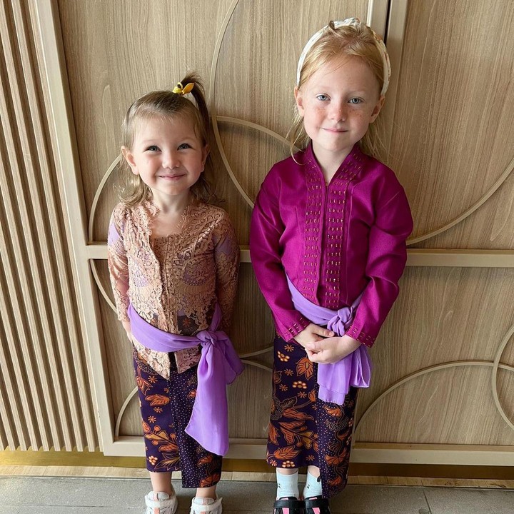 <p>Allie dan Ollie memang tampak menggemaskan sejak mereka lahir ya, Bunda? Kita doakan, semoga keduanya tumbuh menjadi anak yang sehat, berprestasi, dan membanggakan kedua orang tuanya, ya. (Foto: Instagram @marissaln)</p>