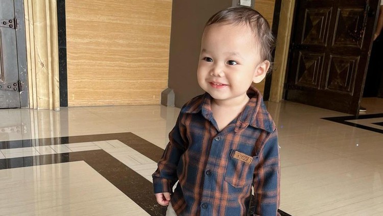 Bayi 18 Bulan Fasih Alfabet dan Mengeja