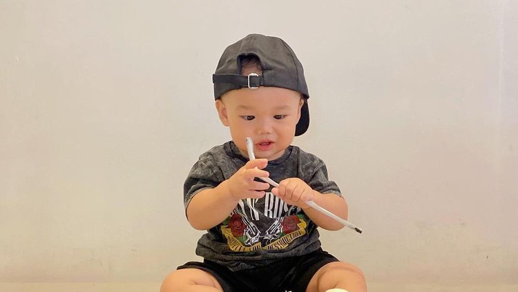 Bayi 18 Bulan Fasih Alfabet dan Mengeja
