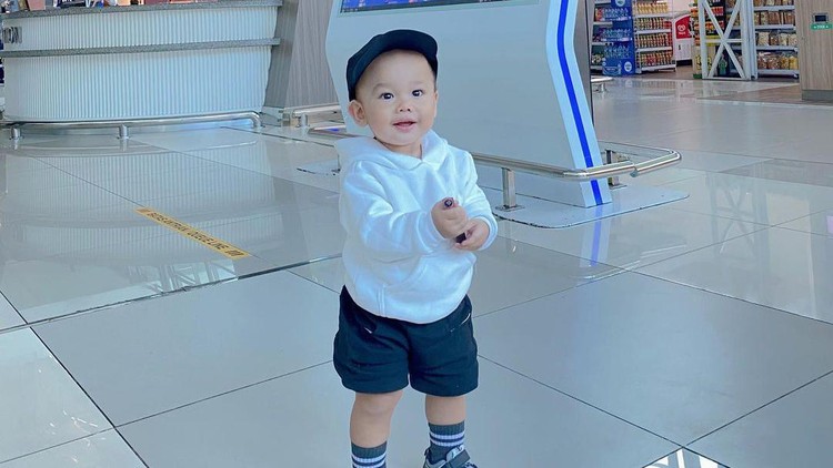 Bayi 18 Bulan Fasih Mengeja dan Alfabet
