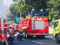 Kata Guru Besar FKUI soal Upaya Cegah Polusi Lewat Semprot Air ke Jalan
