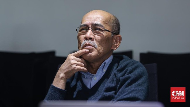 Ekonom Senior Indef Faisal Basri menyebut Indonesia berpotensi mengalami 'stroke' untuk yang ketiga kalinya akibat ulah Jokowi.
