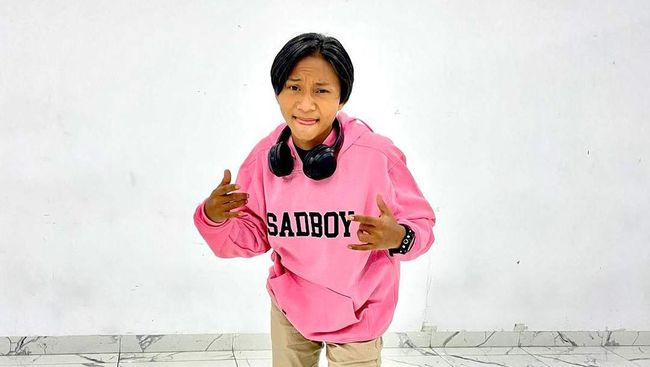 Fajar Sadboy Kena ‘Tilang’ gegara Tak Pakai Helm, Reaksi Polisi Jadi Sorotan