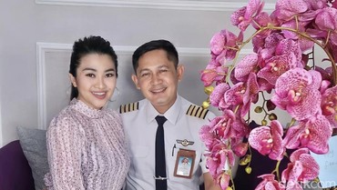 Fitri Carlina Bongkar Isi Chat yang Bikin Syok di HP Suami Pilot