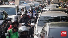 Anyer Padat Wisatawan, Jalur Kota Serang Menuju Pantai Ditutup