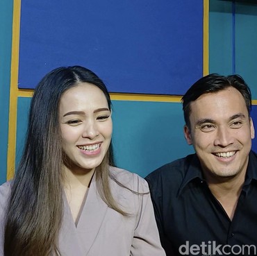 Rendy Kjaernett Tetap Pergi Naik Gunung meski Lady Nayoan Masih Sakit