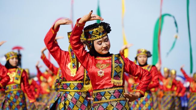 40 Daftar Lagu Daerah Indonesia Lengkap dengan Asal, Makna & Liriknya