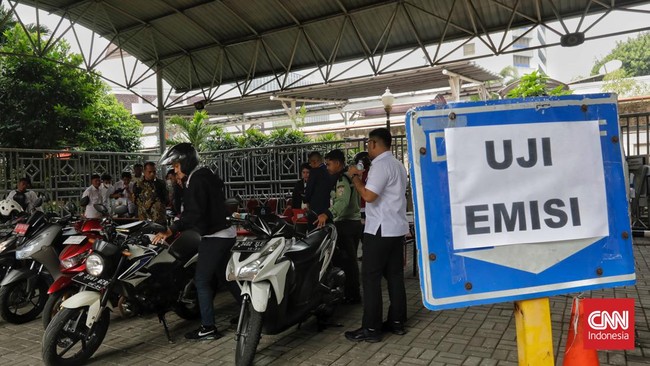 Pemprov DKI memastikan uji coba razia emisi akan digelar besok di lima wilayah Jakarta. Razia juga melibatkan aparat kepolisian dan TNI.
