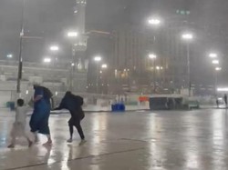 Heboh Hujan Badai Terjang Makkah
