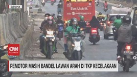 VIDEO: Pemotor Lawan Arah Masih Bandel di TKP Kecelakaan