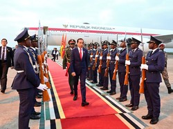 Jokowi Tiba di Mozambik, Disambut Meriah Diaspora Indonesia