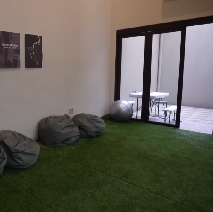 <p>Selain itu, Natasha juga memiliki area untuk membuat konten seputar olahraga. "Kalau ini buat yang olahraga, jadi kita punya program namanya Get in Shape. Aku dari dulu pengen banget bikin konten yang enggak cuma entertaining, tapi harus inspiring dan ada tentang olahraga agar orang belajar hidup sehat," tuturnya. (Foto: YouTube MAIA ALELDUL TV)</p>