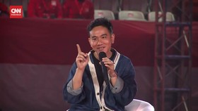 VIDEO: Canda Gibran ke Budiman Sudjatmiko: Loh Enggak Jadi Dipecat Ya