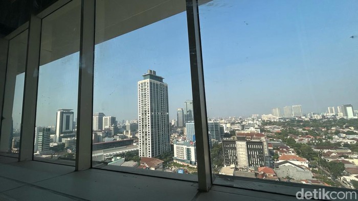 Wow, Langit Jakarta Pusat Sore Ini Membiru