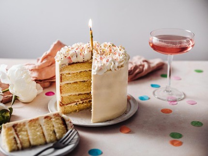 10 Resep Kue Ulang Tahun yang Mudah Dibuat dan Enak, Anti Ribet Bun!