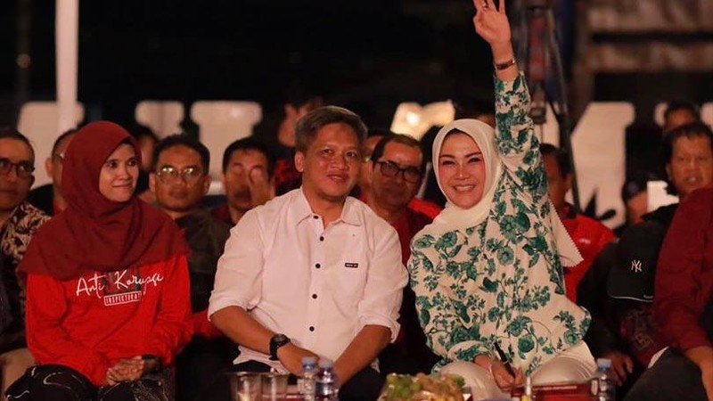 Inspektorat Kabupaten Klaten menggelar puncak acara Kenduri Pengawasan 2023 dengan mengundang band Guyon Waton dan Wani Muni di Grha Bung Karno.