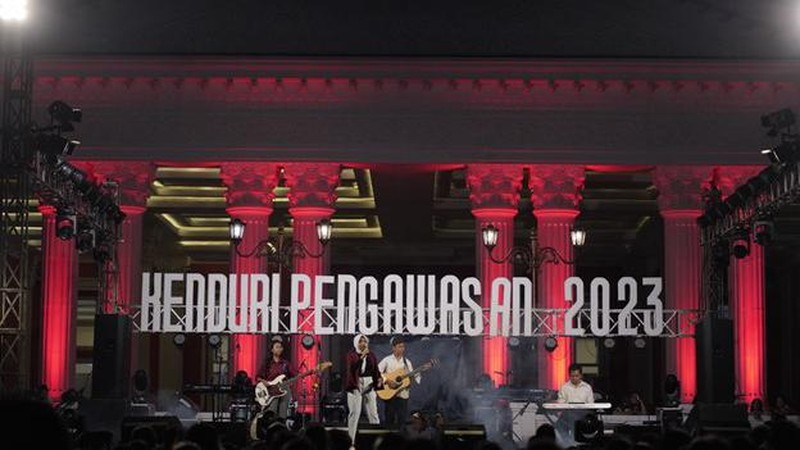 Grup band asli Klaten, Guyon Waton, menjadi penutup rangkaian acara Kenduri Pengawasan 2023 yang digelar Inspektorat Kabupaten Klaten di Grha Bung Karno.
