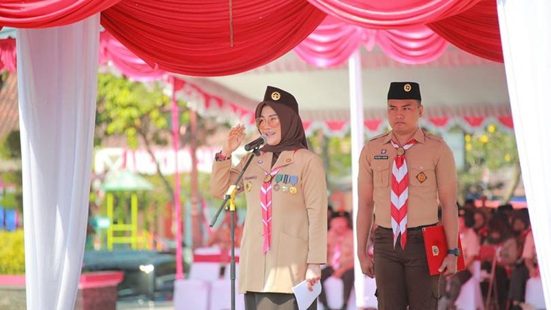 Bupati Klaten Sri Mulyani memimpin Upacara Peringatan Hari Pramuka Ke-62 Tingkat Kabupaten Klaten di Alun-Alun Klaten, Kamis (24/8) pagi.