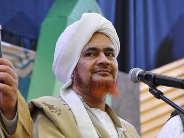 img-title 7 Potret Deddy Corbuzier Ketemu Habib Umar, Gaya Foto Disorot