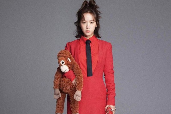 Han Ji Min merupakan salah satu aktris Korea yang memiliki visual awet muda. Menurut netizen, di usianya yang ke-40 tahun, Han Ji Min memiliki visual bak perempuan 20 tahunan./ foto: instagram.com/roma.emo