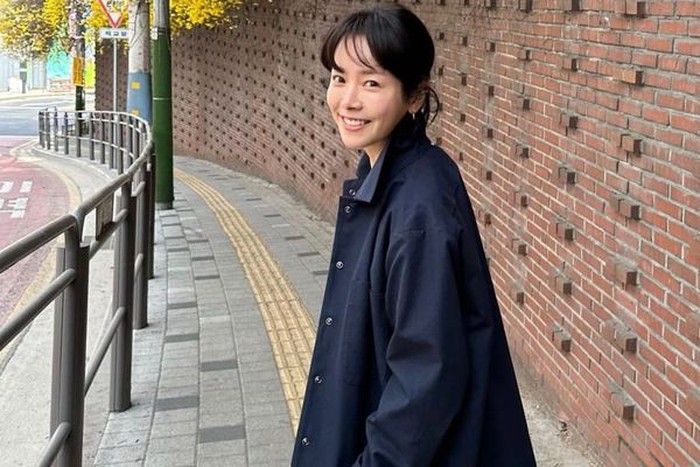 Han Ji Min merupakan salah satu aktris yang aktif bermain peran dalam berbagai judul drakor populer, hingga menjadi model iklan./ foto: instagram.com/roma.emo