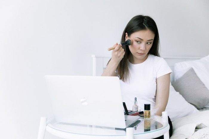 5 Cara Mudah dan Praktis untuk Makeup Anda Akan Mendapatkan Hasil Makeup yang Glowing