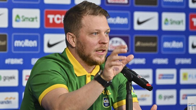 Pelatih timnas basket Brasil, Gustavo de Conti, memuji kerja keras Indonesia yang bisa menjadi tuan rumah FIBA World Cup 2023 untuk kali pertama.