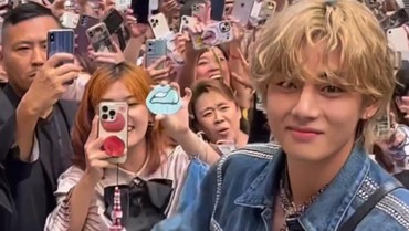 img-title Perdana, V BTS Rilis 3 Lagu Lawas Populer di Spotify & Apple Music