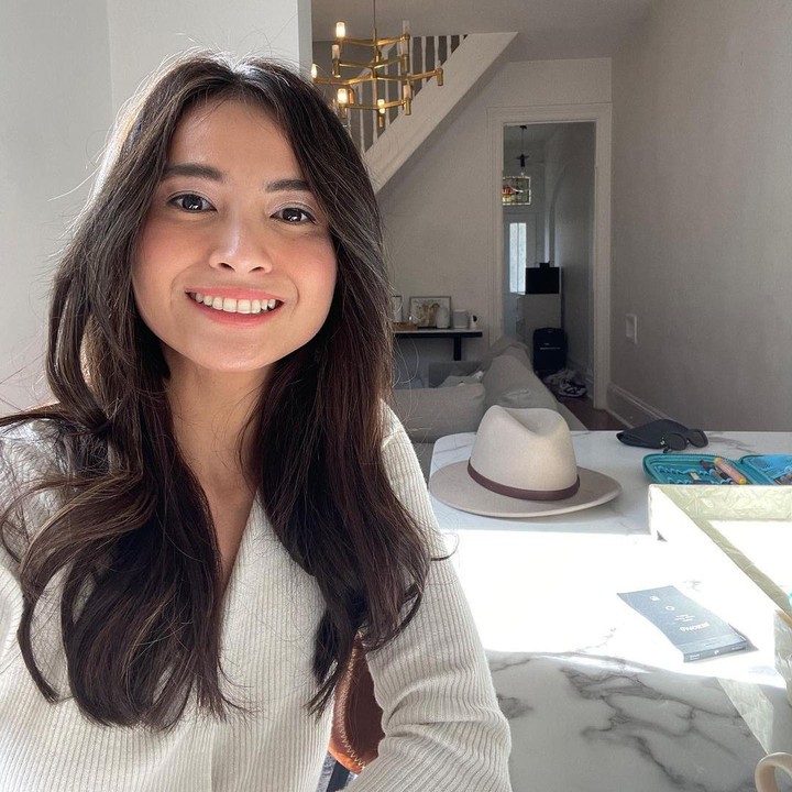 <p>"Rambut baru, energi baru. Akhir-akhir ini cuaca selaras dengan perasaanku. Aku merasa sangat diberkati melebihi rasa syukur," tulisnya dengan Bahasa Inggris. (Foto: Instagram: @septriasaacha)</p>