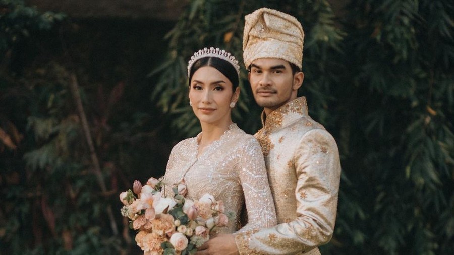 Tyas Mirasih dan Tengku Tezi Menikah.