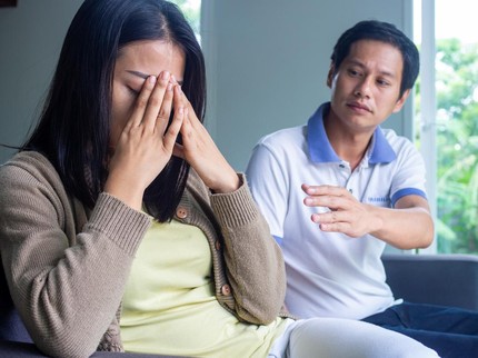 Sedih, Ibu Pilih Kasih karena Suami Adikku Kaya Sedangkan Suamiku Pas-pasan