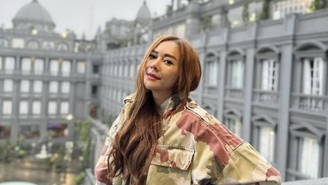 img-title Aura Kasih Ngaku Stres Usai Terseret Isu Video Syur Ariel NOAH