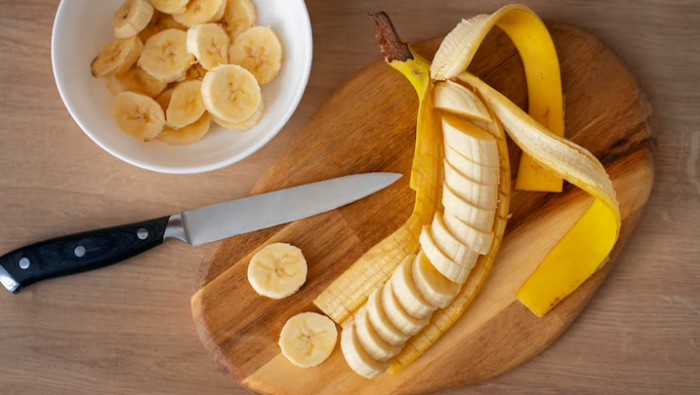 img-title Tak Banyak yang Tahu, Ternyata Kulit Pisang Punya Manfaat Buat Kulit Lho!