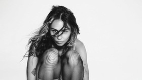 Miley Cyrus Kenang Kontroversi Twerking di Used to Be Young