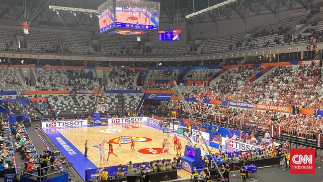 Presiden Jokowi batal menghadiri upacara pembukaan FIBA World Cup 2023 yang berlangsung di Indonesia Arena, Jakarta, Jumat (25/8).