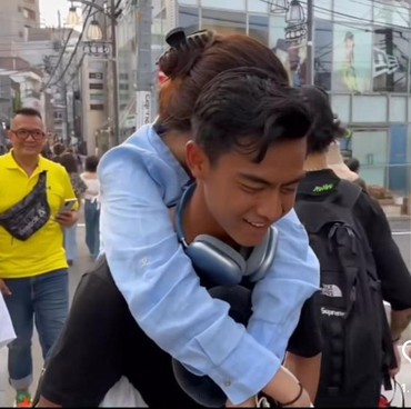 Pengantin Baru, 8 Momen Azizah Salsha Bucin Digendong Pratama Arhan