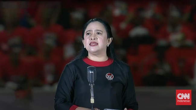 Puan Maharani mengingatkan segenap kader PDIP mewaspadai pihak-pihak yang ingin mempertentangkan Ketua Umum PDIP Megawati Soekarnoputri dengan Jokowi.