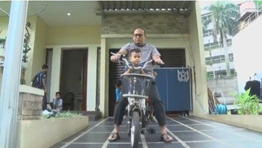 img-title Keluarga Anggota DPR, 7 Potret Rumah Sederhana Azizah Salsha Istri Pratama Arhan