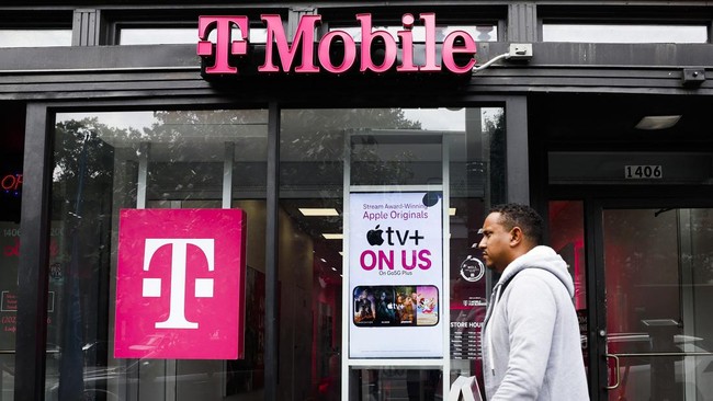 T-Mobile memutus kontrak kerja atau PHK setidaknya 5.000 karyawan atau 7 persen total stafnya dalam lima pekan ke depan.